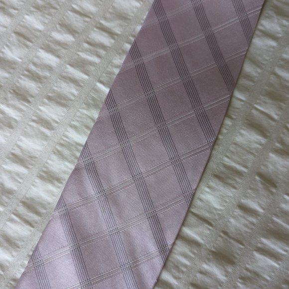 Calvin Klein Pink Tie - Picture 2 of 4